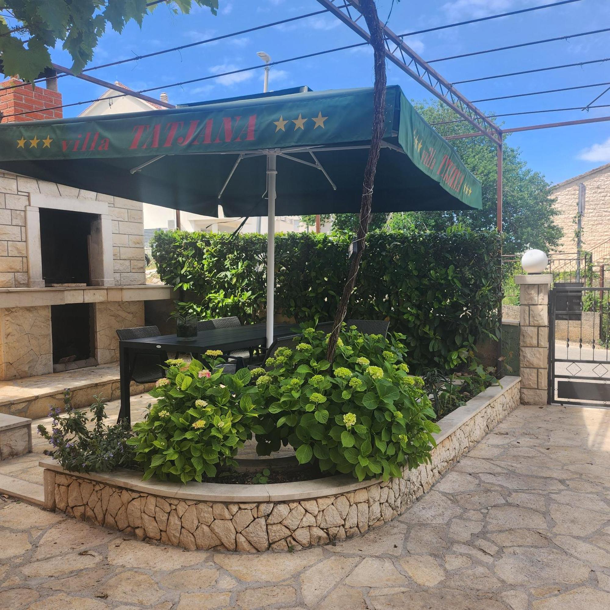 Rooms & Studio Villa Tatjana Supetar Ngoại thất bức ảnh