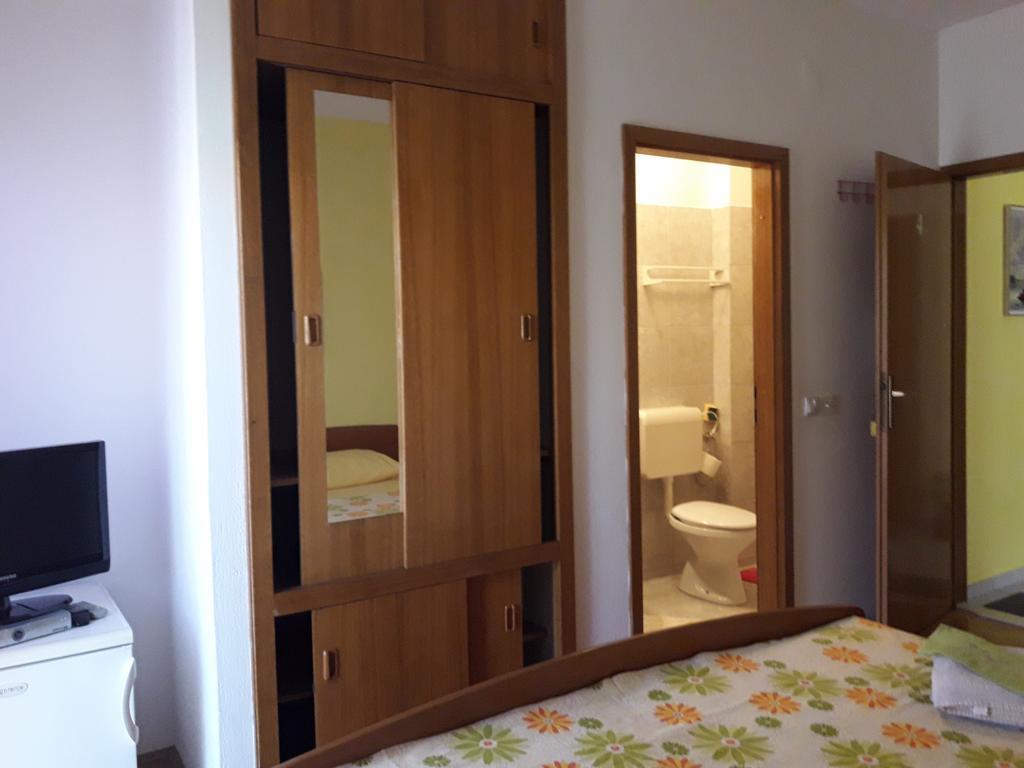 Rooms & Studio Villa Tatjana Supetar Ngoại thất bức ảnh