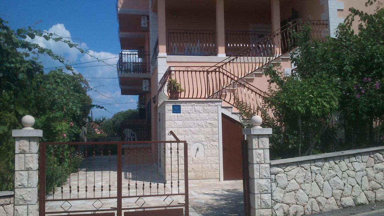 Rooms & Studio Villa Tatjana Supetar Ngoại thất bức ảnh